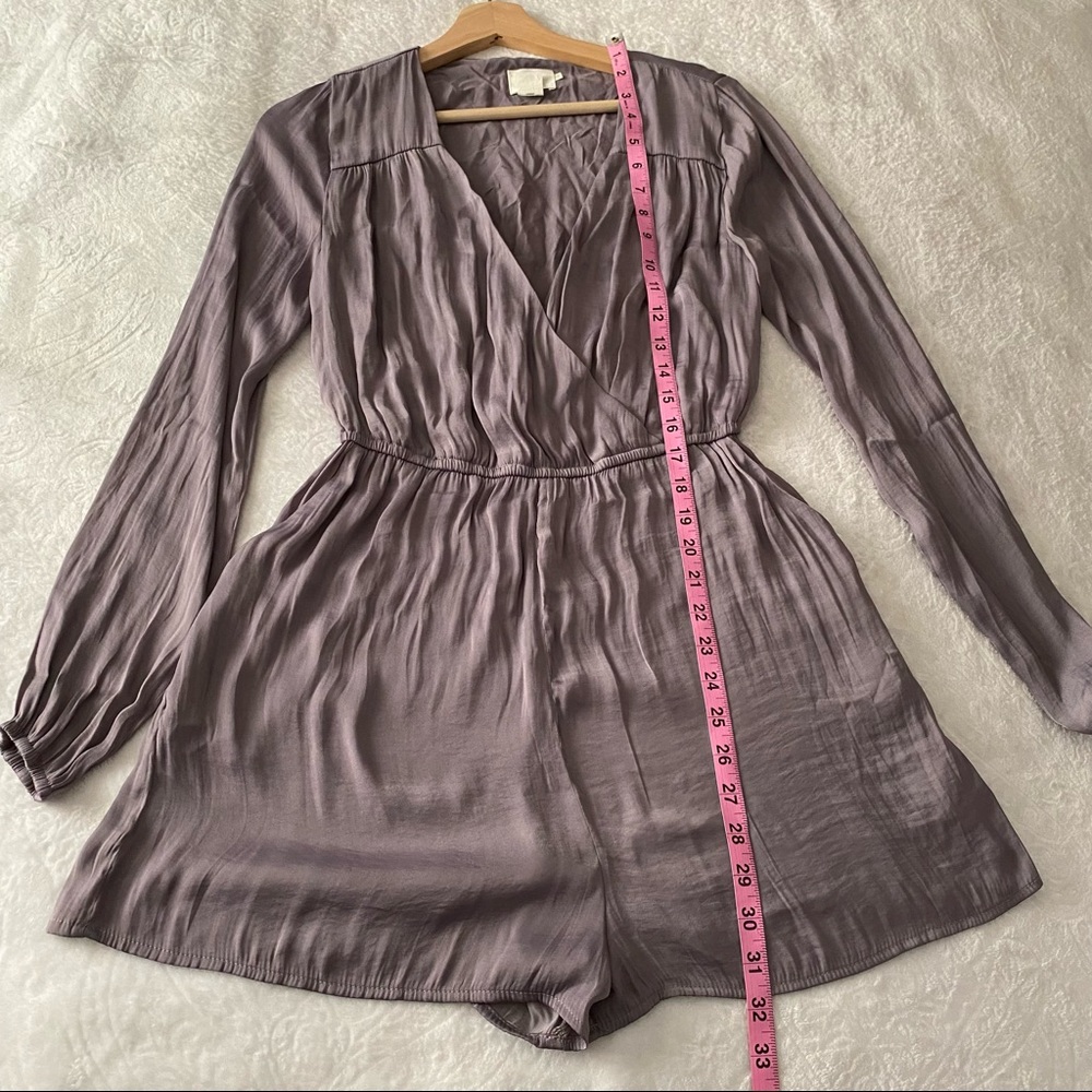 Alice x UO Lavender Silky Romper - Picture 4 of 12